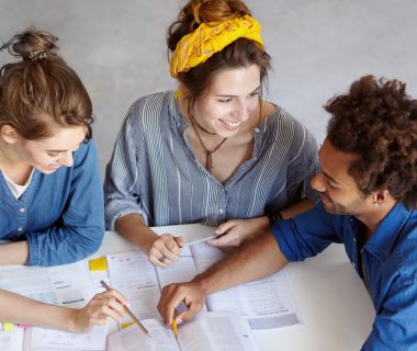 Intégrer la RSE dans les projets éducatifs scolaires : méthodologie et leviers pour une transformation durable
